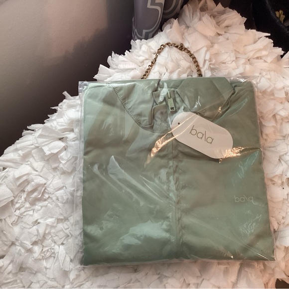 BALANCE Jacket - Picture 2 of 5